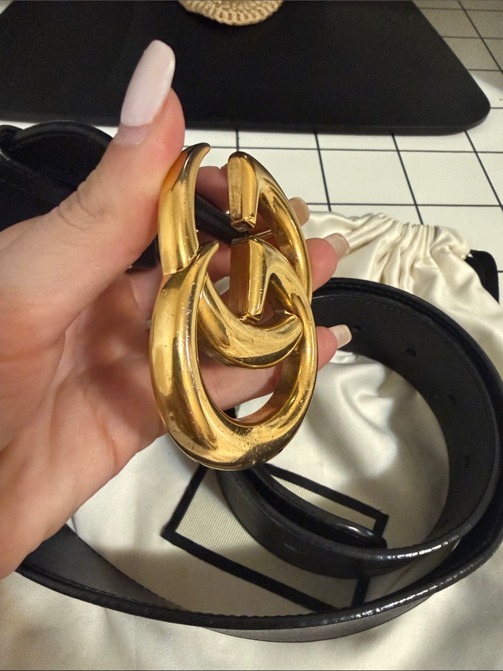 Gucci Black Leather Belt with Gold Double G Logo Buckle - Picture 3 of 4